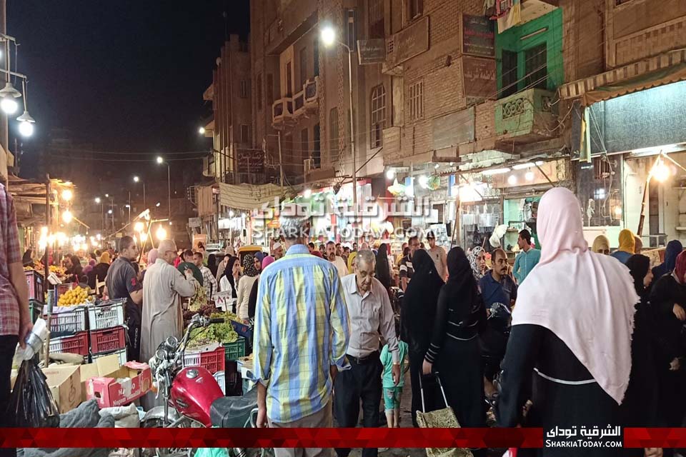 مزلقان الكوبري الجديد بالزقازيق بين صراخ المسنين وقرارات المحافظ وسيطرة الباعة الجائلين 8 مزلقان الكوبري الجديد بالزقازيق
