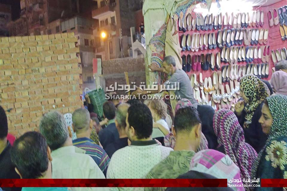 مزلقان الكوبري الجديد بالزقازيق بين صراخ المسنين وقرارات المحافظ وسيطرة الباعة الجائلين 5 مزلقان الكوبري الجديد بالزقازيق