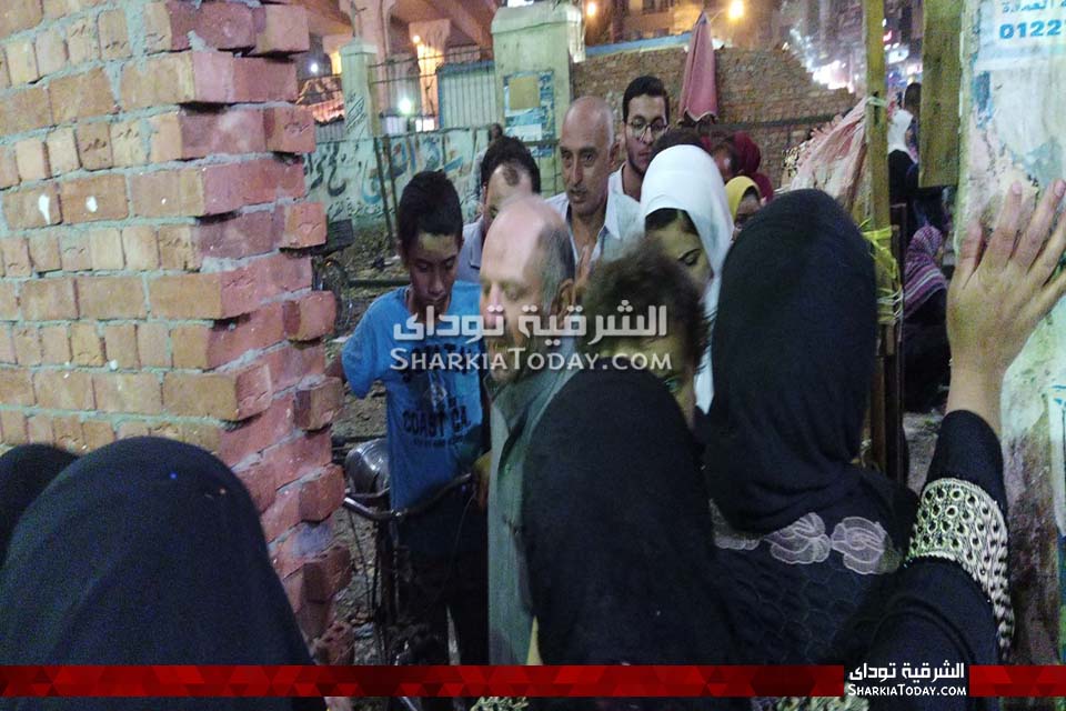 مزلقان الكوبري الجديد بالزقازيق بين صراخ المسنين وقرارات المحافظ وسيطرة الباعة الجائلين 10 مزلقان الكوبري الجديد