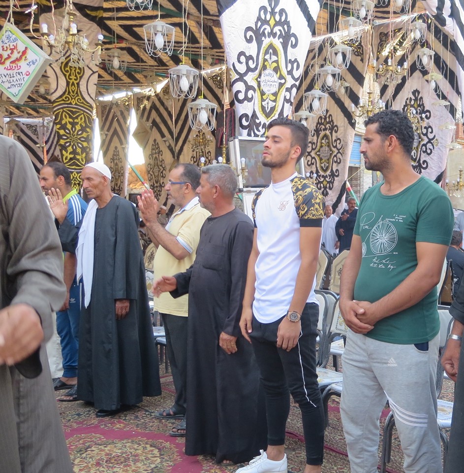 صلاح محسن يتلقى العزاء في والده بالزقازيق 1 صلاح محسن
