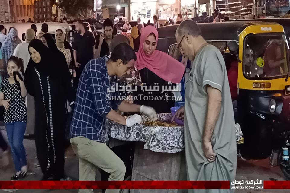 مزلقان الكوبري الجديد بالزقازيق بين صراخ المسنين وقرارات المحافظ وسيطرة الباعة الجائلين 12 مزلقان الكوبري الجديد بالزقازيق