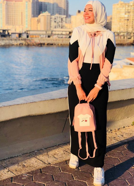 ملابس الجامعة