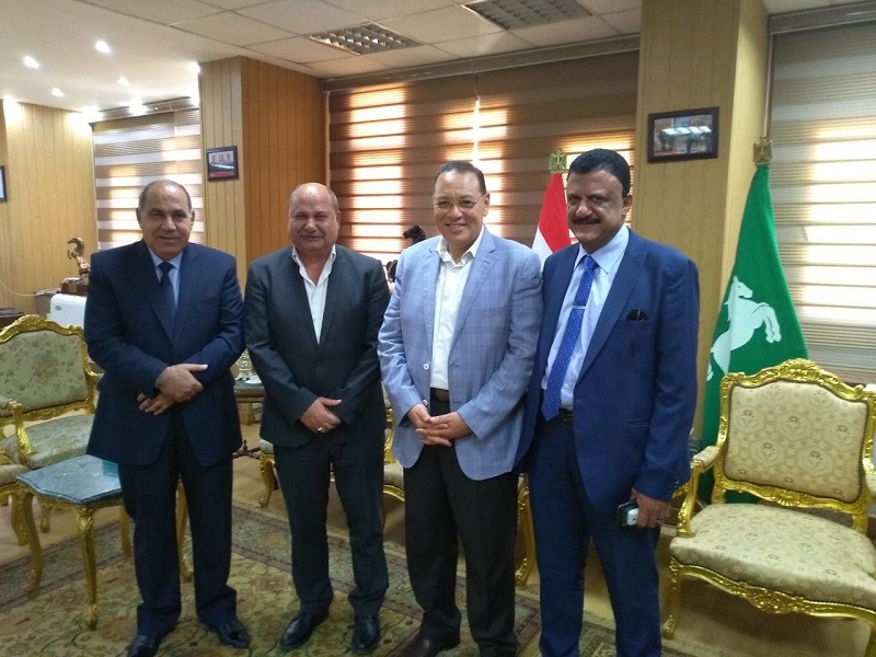 محافظ الشرقية يهنئ سكرتير عام مساعد المحافظة الجديد 1 الشرقية