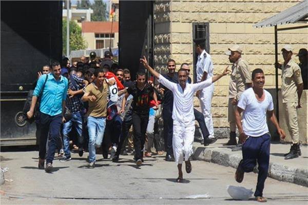 وزارة الداخلية تفرج عن 712 سجينًا بعفو رئاسي الشرقية توداي وزارة الداخلية تفرج عن 712 سجينًا بعفو رئاسي الشرقية توداي